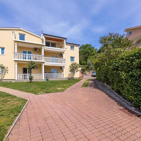 Apartment Mia Čižići Bagian luar foto