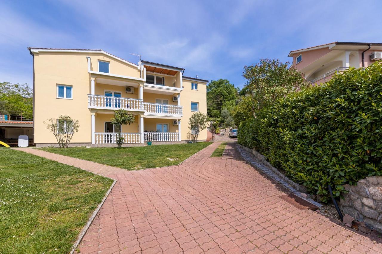 Apartment Mia Čižići Bagian luar foto