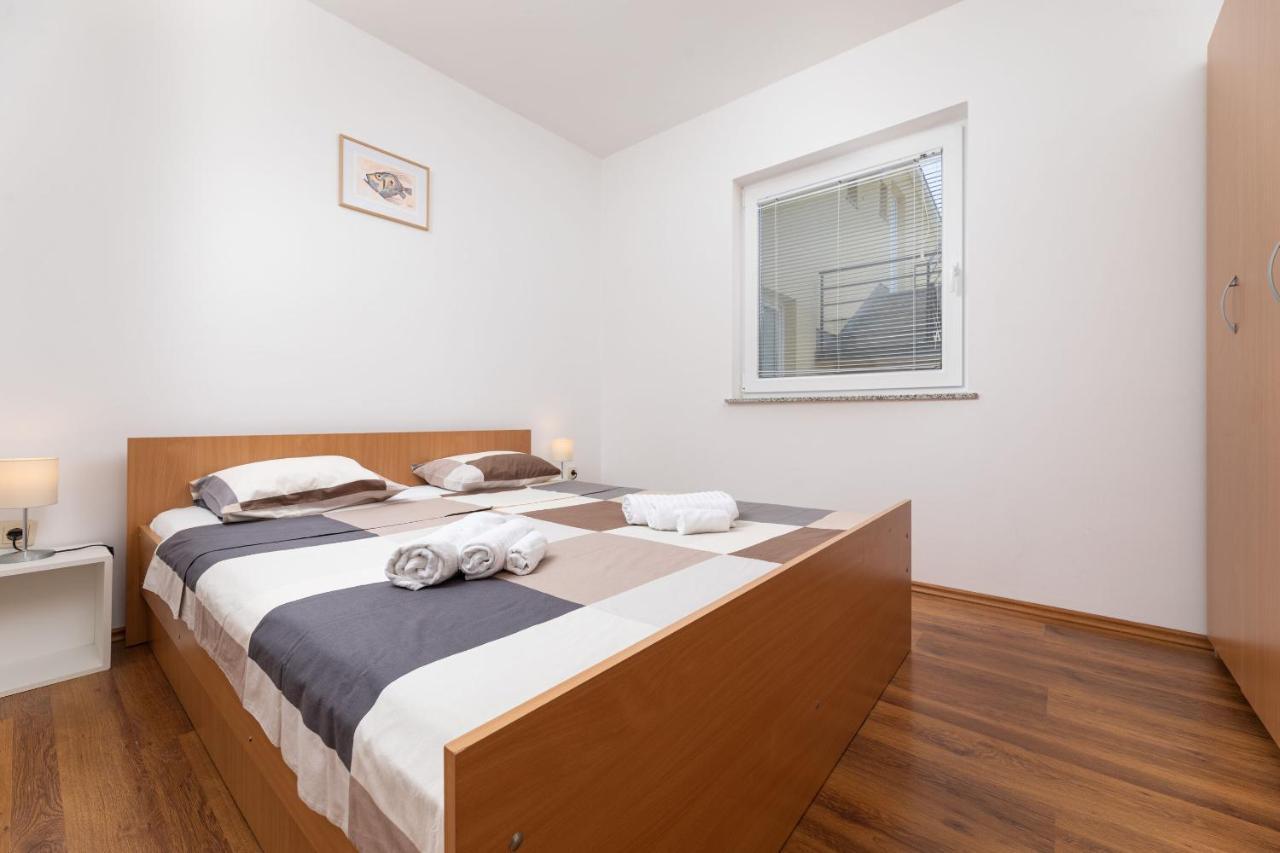 Apartment Mia Čižići Bagian luar foto