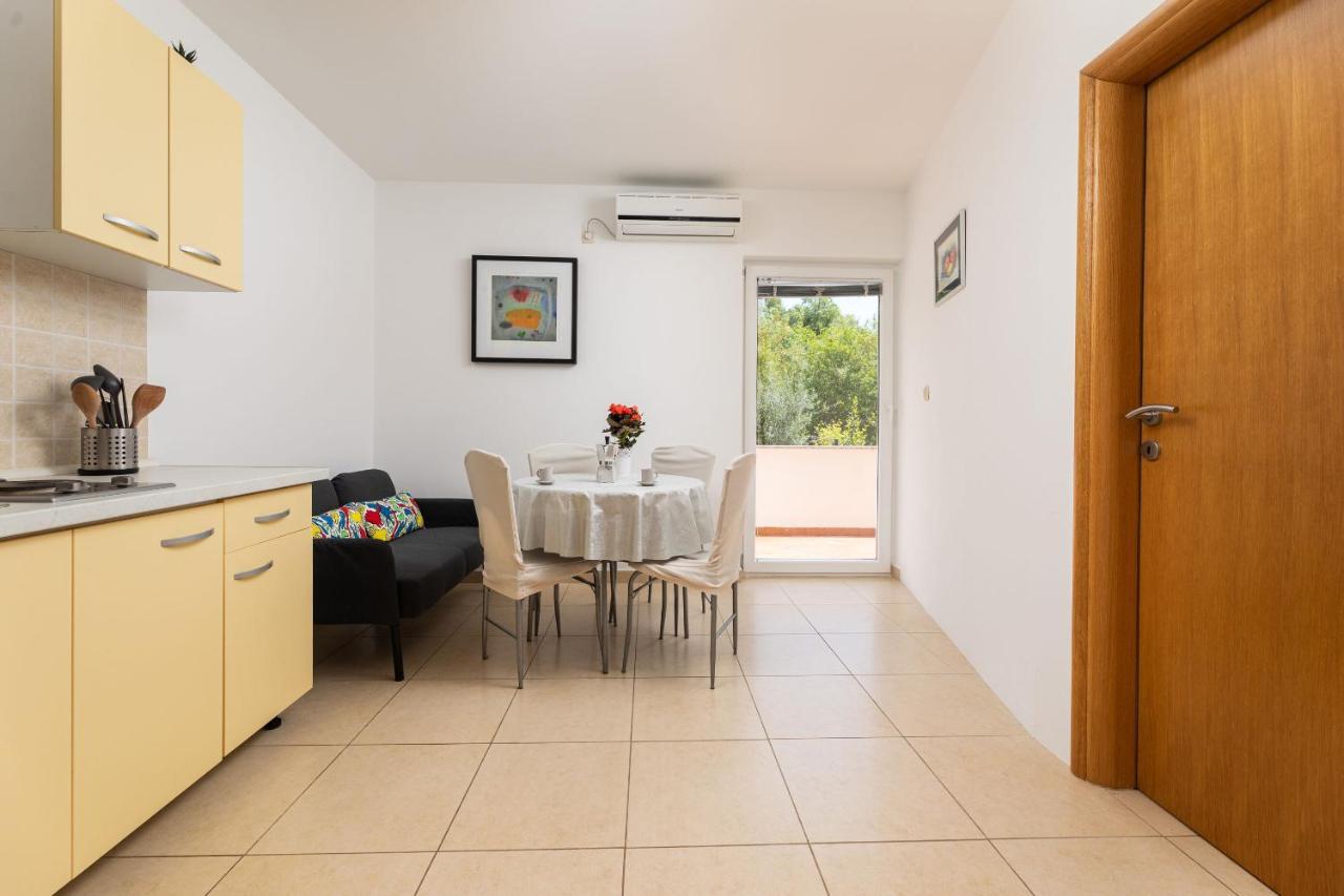 Apartment Mia Čižići Bagian luar foto