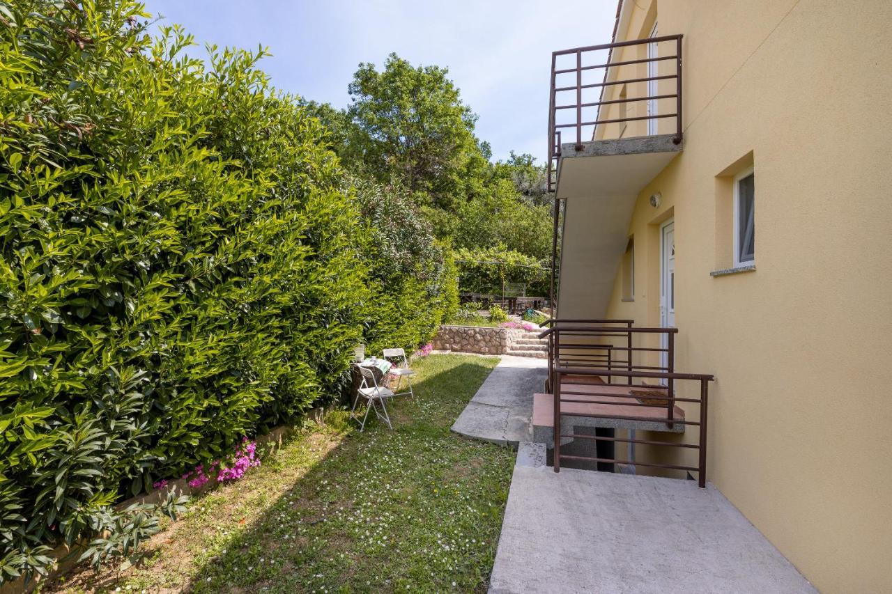 Apartment Mia Čižići Bagian luar foto